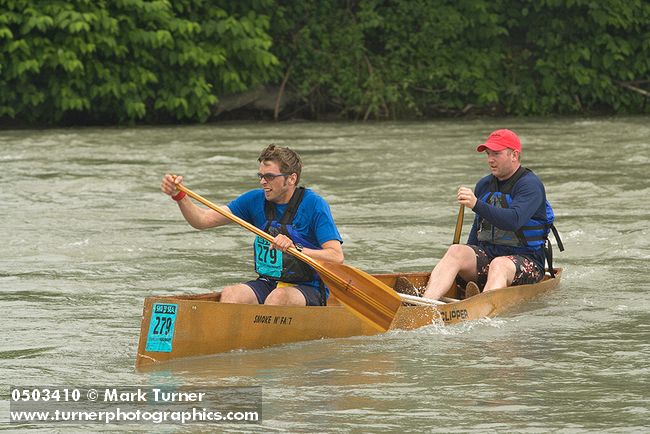 0503410 Monkey Wrench Gang (279) canoeists Bob McCormack & Chris Wright, Sea to Ski Race. Bellingham, WA. © Mark Turner