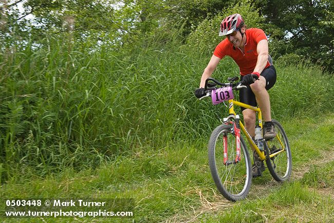 0503448 Fairhaven Runners (103) mountain biker Jeff DeWitt, Sea to Ski Race. Bellingham, WA. © Mark Turner