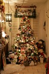 0910518 Snowman Christmas tree in entrance hall. Mary Etta Foster, Ferndale, WA. © Mark Turner