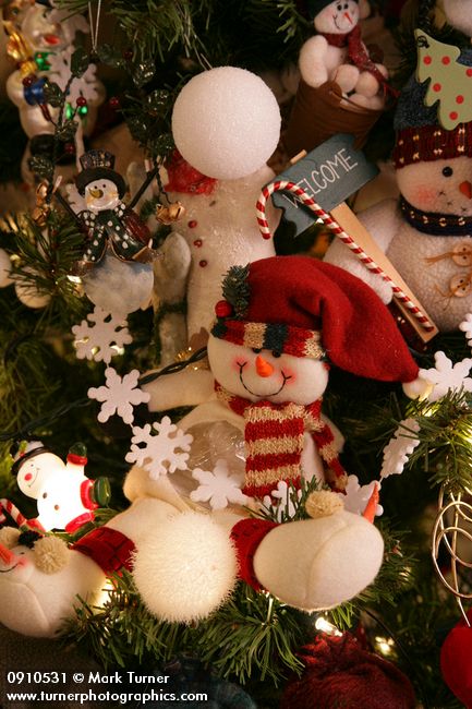 0910531 Snowman Christmas tree ornaments detail. Mary Etta Foster, Ferndale, WA. © Mark Turner