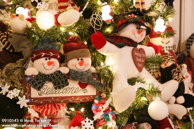 0910543 Snowman Christmas tree ornaments detail. Mary Etta Foster, Ferndale, WA. © Mark Turner