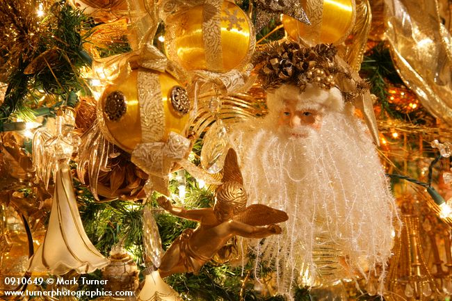 0910649 Gold Christmas tree ornaments detail. Mary Etta Foster, Ferndale, WA. © Mark Turner