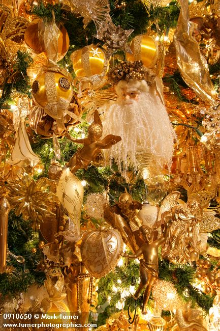 0910650 Gold Christmas tree ornaments detail. Mary Etta Foster, Ferndale, WA. © Mark Turner