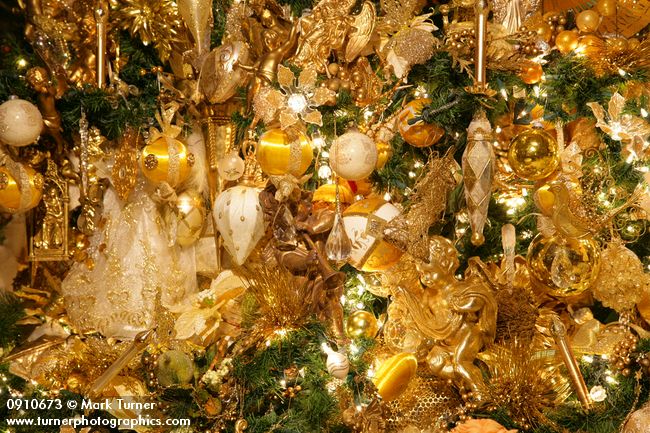 0910673 Gold Christmas tree ornaments detail. Mary Etta Foster, Ferndale, WA. © Mark Turner