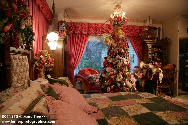 0911170 Victorian Christmas tree in bedroom. Mary Etta Foster, Ferndale, WA. &copy; Mark Turner