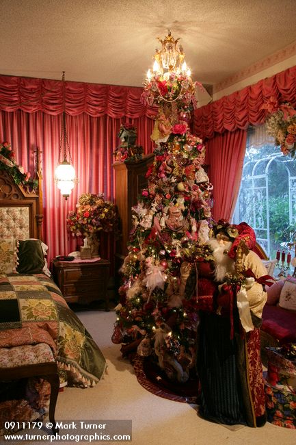 0911179 Victorian Christmas tree in bedroom. Mary Etta Foster, Ferndale, WA. &copy; Mark Turner