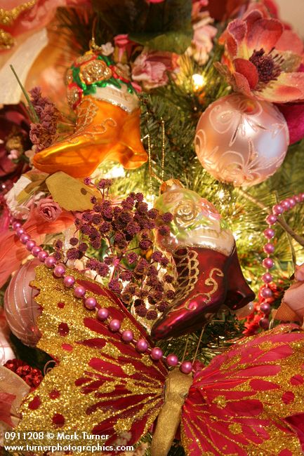 0911208 Victorian Christmas tree ornaments detail. Mary Etta Foster, Ferndale, WA. &copy; Mark Turner
