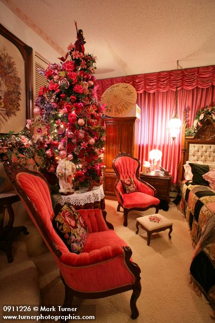 0911226 Rose Christmas tree in bedroom. Mary Etta Foster, Ferndale, WA. &copy; Mark Turner